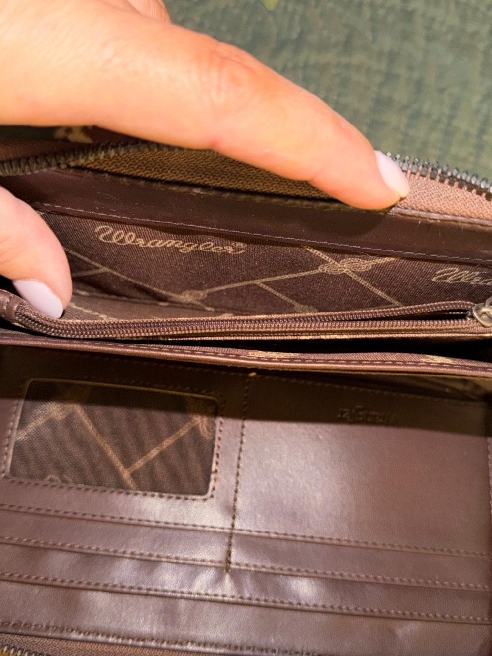 Wrangler Aztec Tote with Matching Wallet in Tan and Brown - Picture 8 of 9